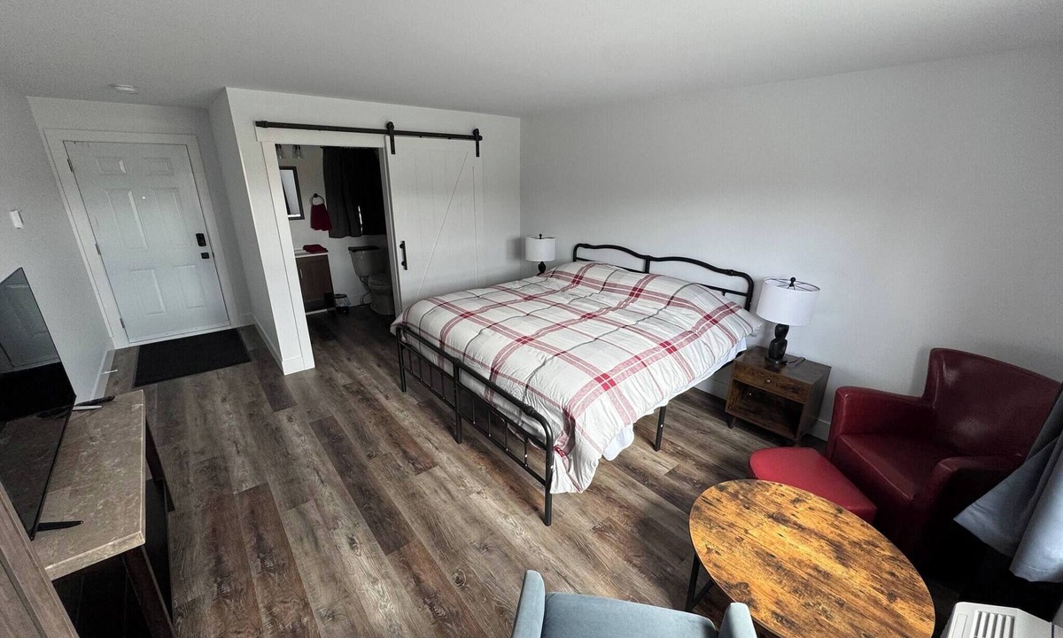 Membertou House | Red Farm Inn - Room 8