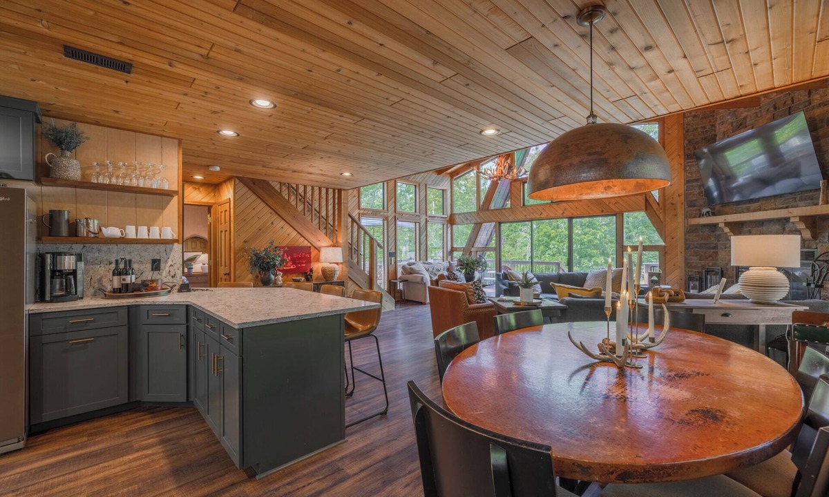 Wright City Ski Chalet | Red Fox Lodge by Innsbrook Vacations!