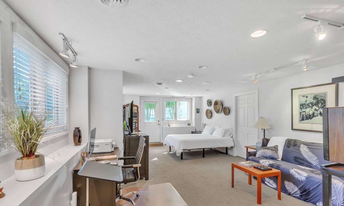 Victor Apartment | Red Fox Run Hideaway (1-Bedroom Apartment) by RedAwning