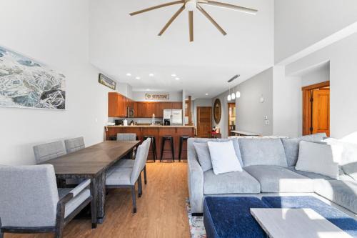 Keystone Villa | Red Hawk Townhome 2349