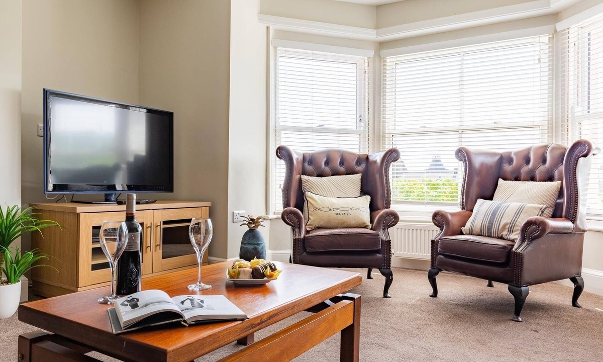 South Cliff Apartment | Red Lea Penthouse & Spa