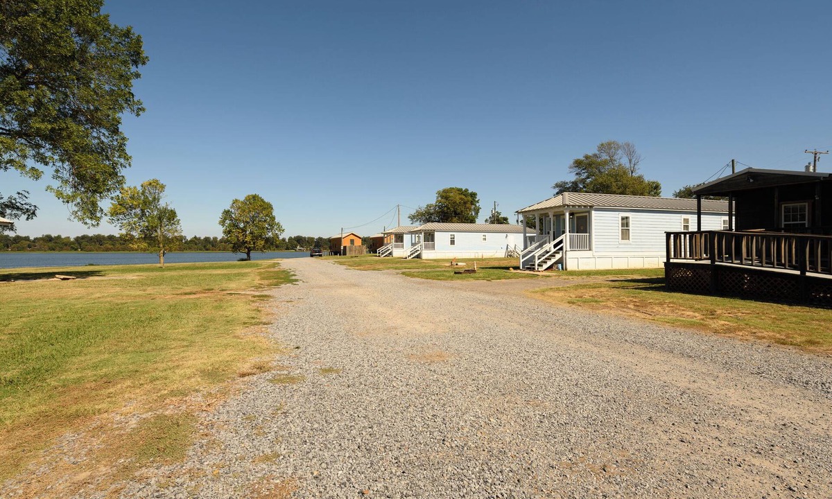 Lake Village Cabin | Red Leaf Cottages