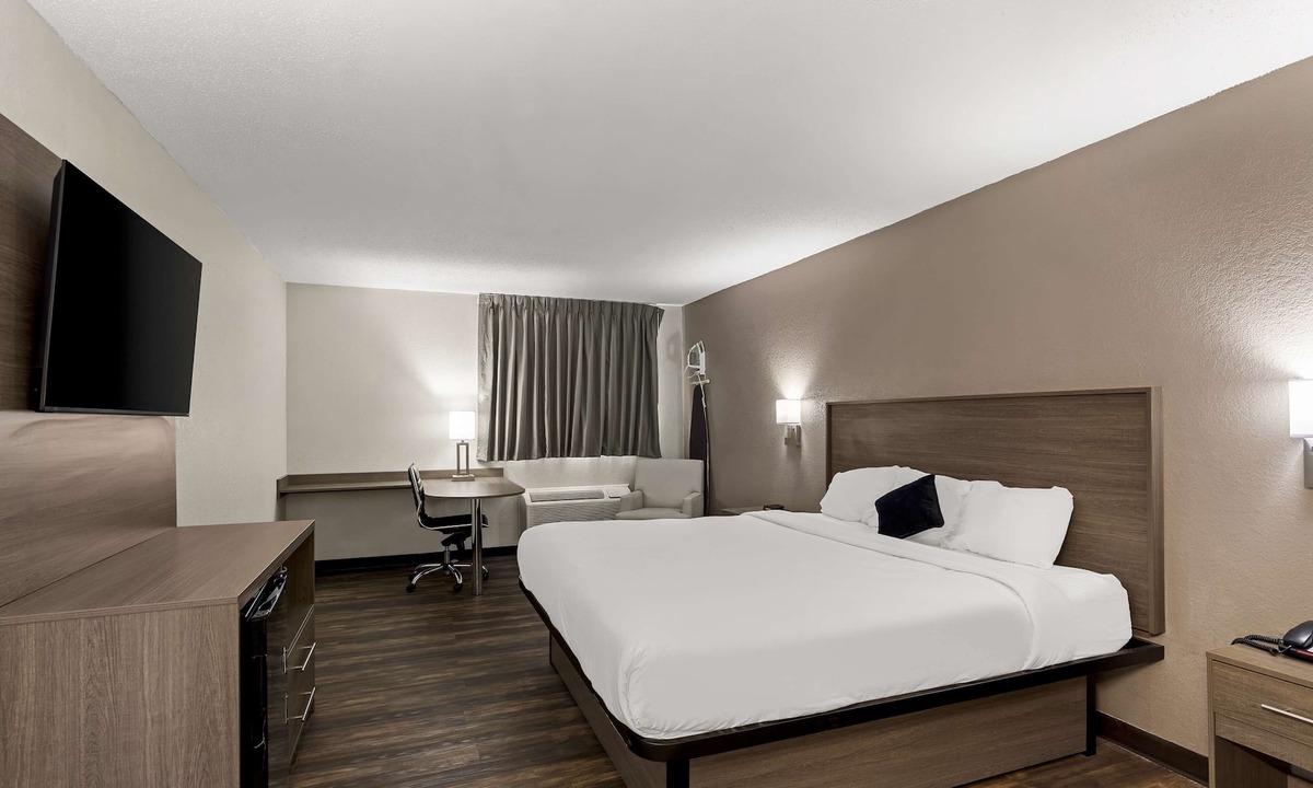 Caseyville Hotel | Red Lion Inn & Suites Caseyville