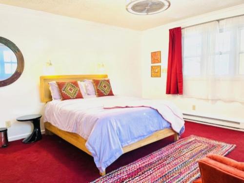 Highmount Apartment | Red Peacock Catskill Cabin sleeps four 6