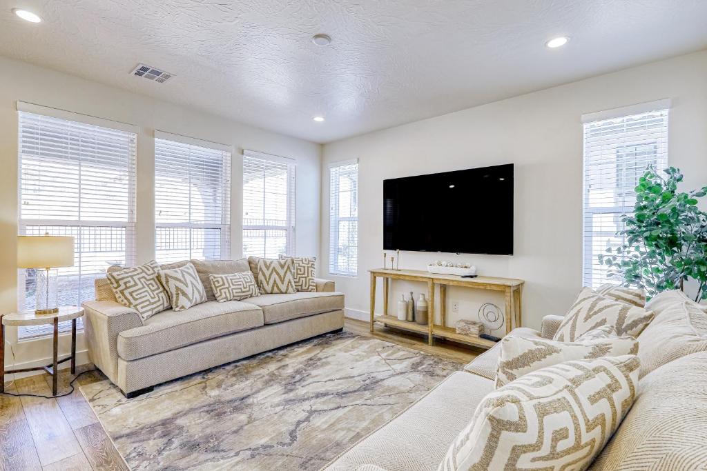 Washington House | Red Rock Radiance