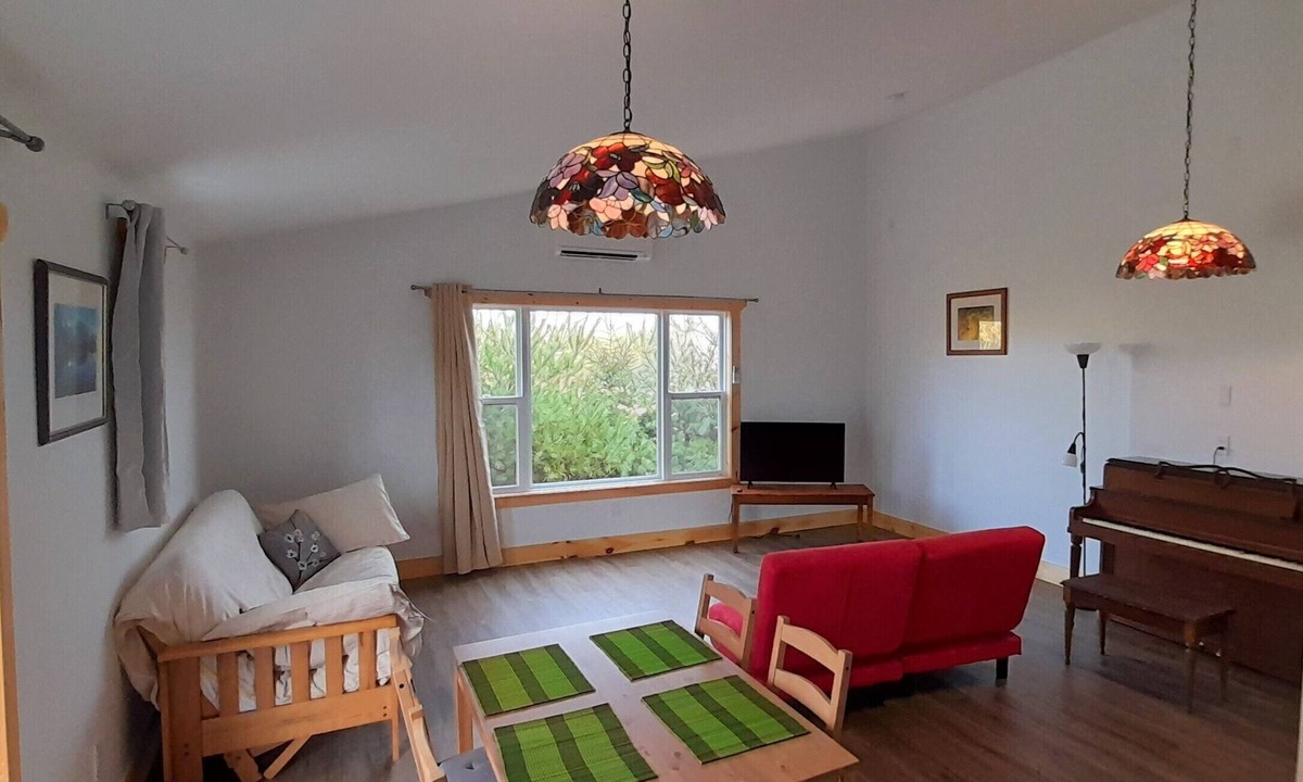 Lunenburg Apartment | Red Roof Bed & Breakfast
