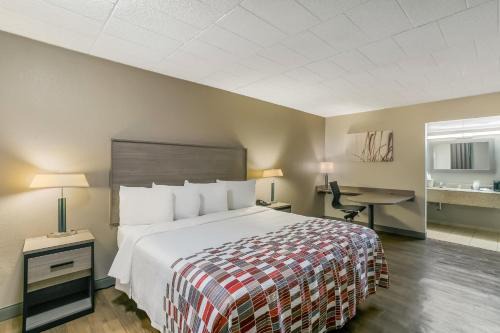 Woodlawn Hotel | Red Roof Inn Baltimore