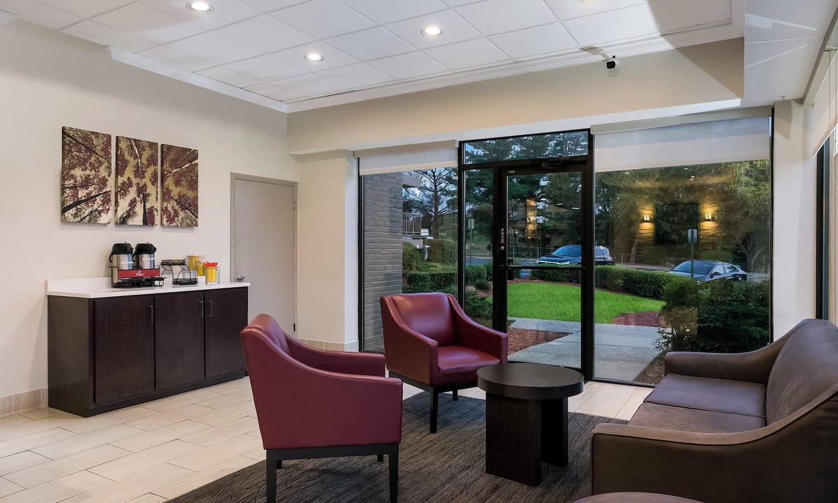 Woodlawn Hotel | Red Roof Inn Baltimore