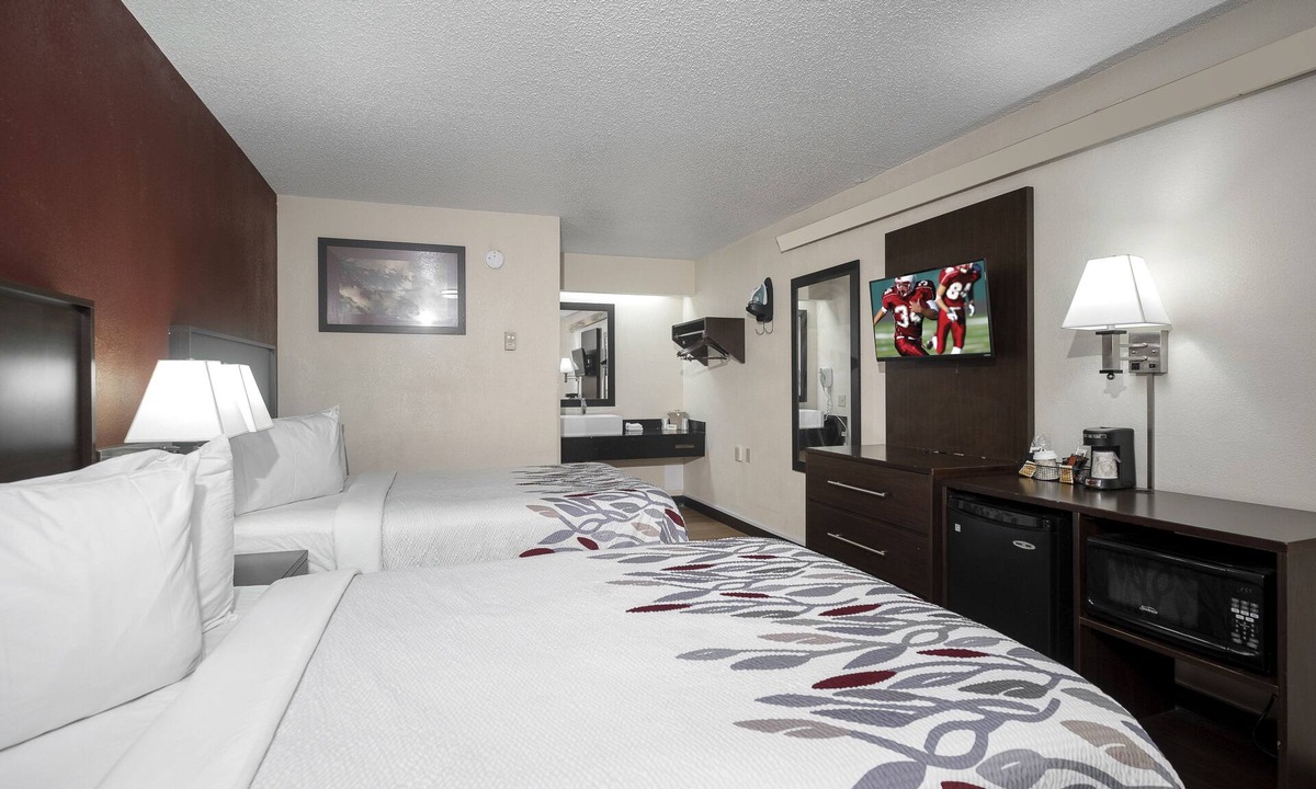 Champaign Hotel | Red Roof Inn Champaign - University