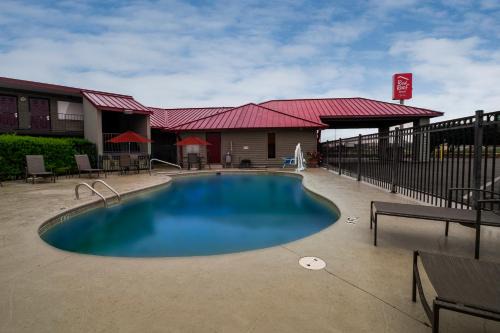 Dothan Hotel | Red Roof Inn Dothan