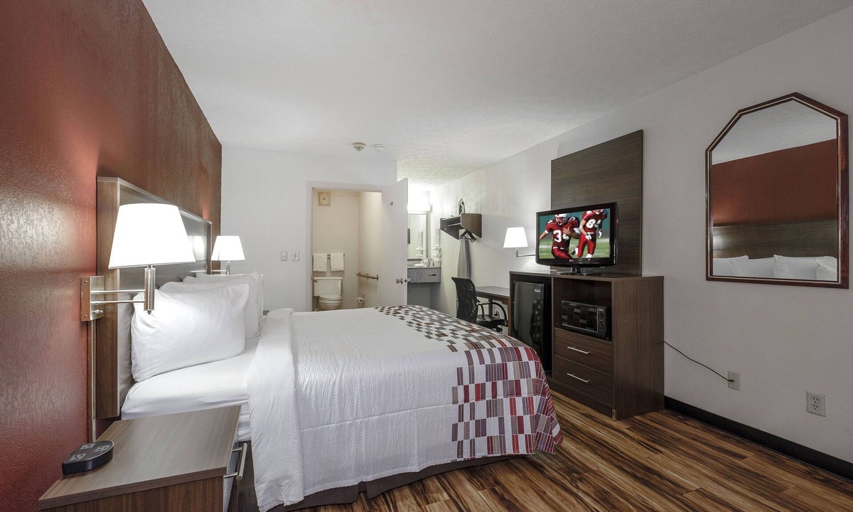 Edgewood Hotel | Red Roof Inn Edgewood