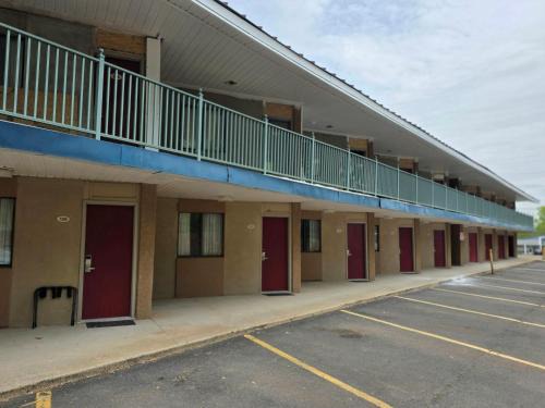 Green Brook Hotel | Red Roof Inn Green Brook - Somerset