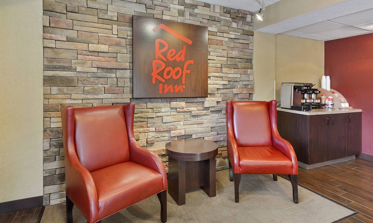Pea Ridge Hotel | Red Roof Inn Huntington