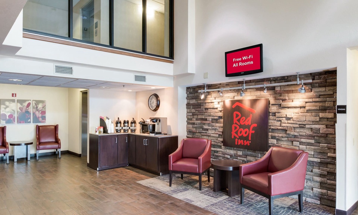 Bonanza Hotel | Red Roof Inn Laredo