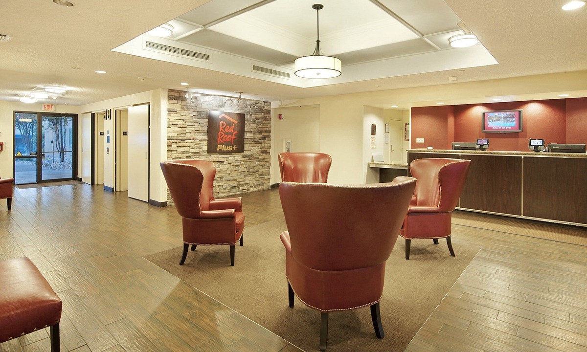 Franklin Park Hotel | Red Roof Inn PLUS+ Austin South – Airport.