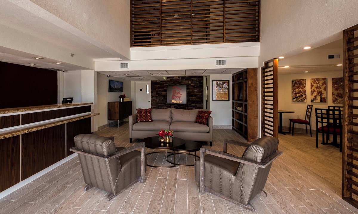 Addicks Hotel | Red Roof Inn PLUS+ Houston - Energy Corridor