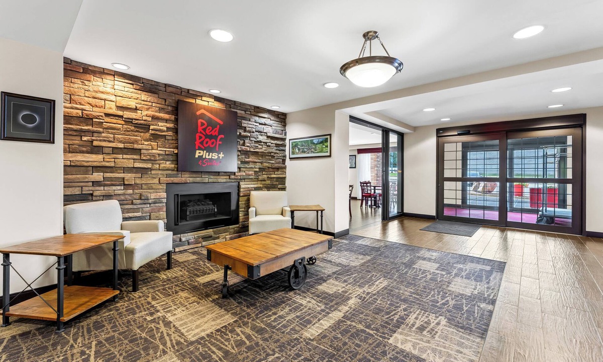 Whippleville Hotel | Red Roof Inn PLUS+ & Suites Malone