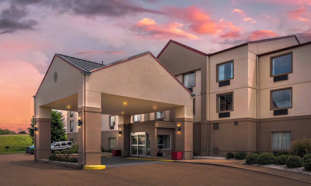 Vicksburg Hotel | Red Roof Inn PLUS+ & Suites Vicksburg