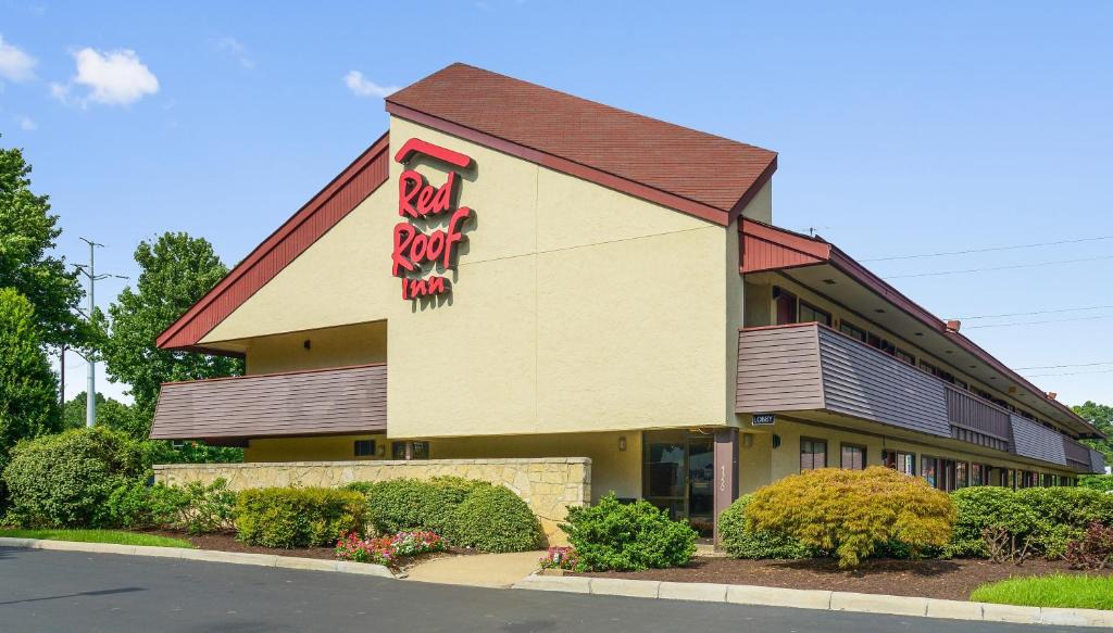 South Richmond Hotel | Red Roof Inn Richmond South