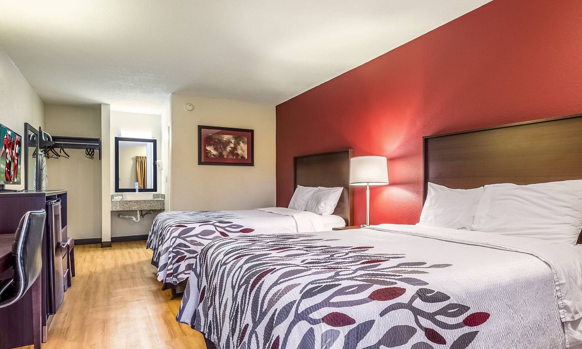 Scottsburg Hotel | Red Roof Inn Scottsburg