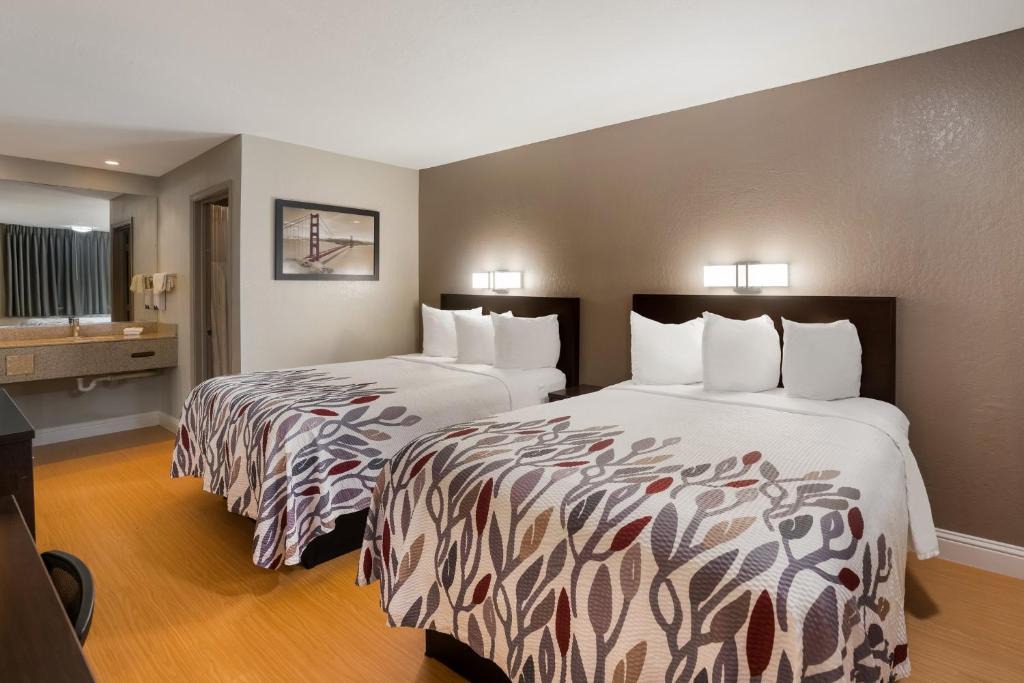 Stockton Hotel | Red Roof Inn Stockton