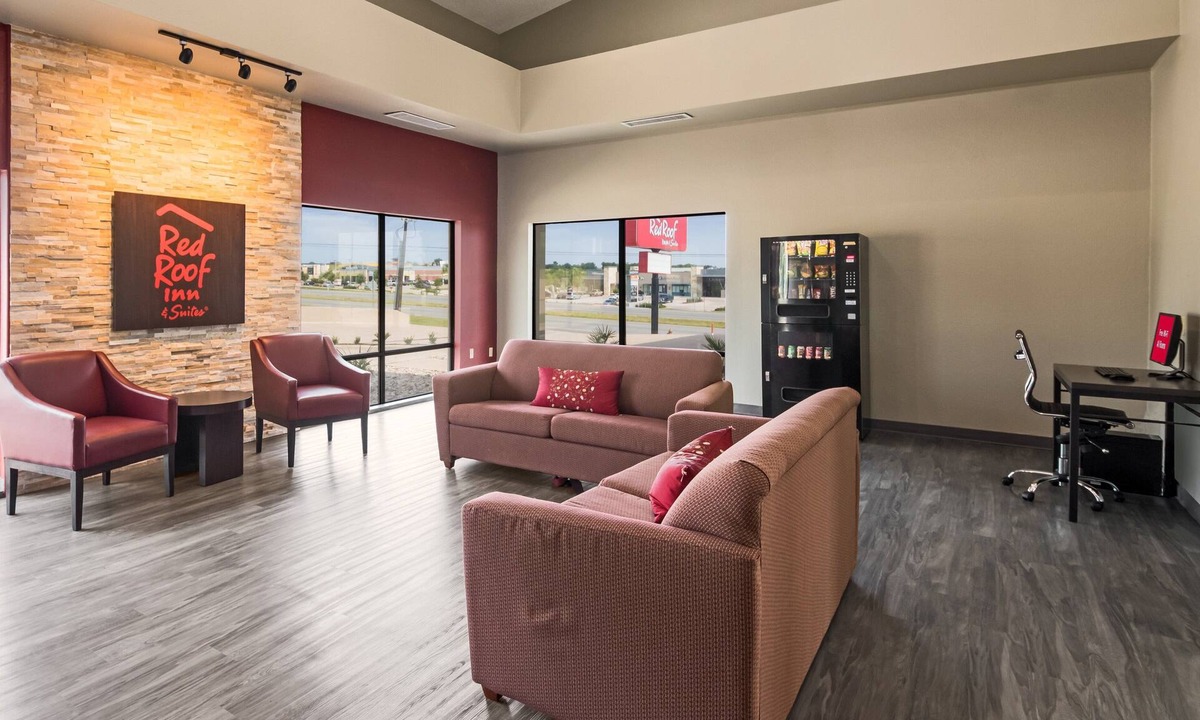 Manor Hotel | Red Roof Inn & Suites Austin East - Manor