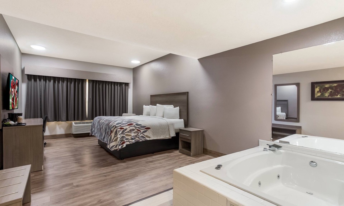 Corbin Hotel | Red Roof Inn & Suites Corbin