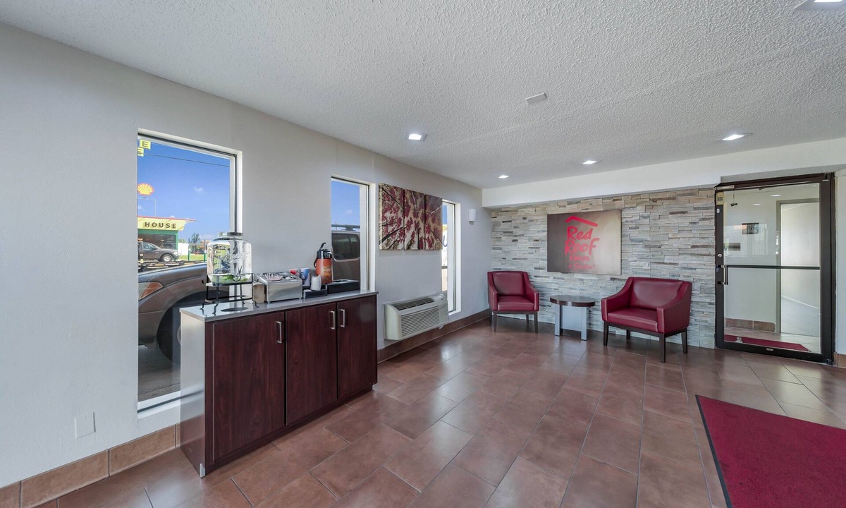 Denton Hotel | Red Roof Inn & Suites Denton