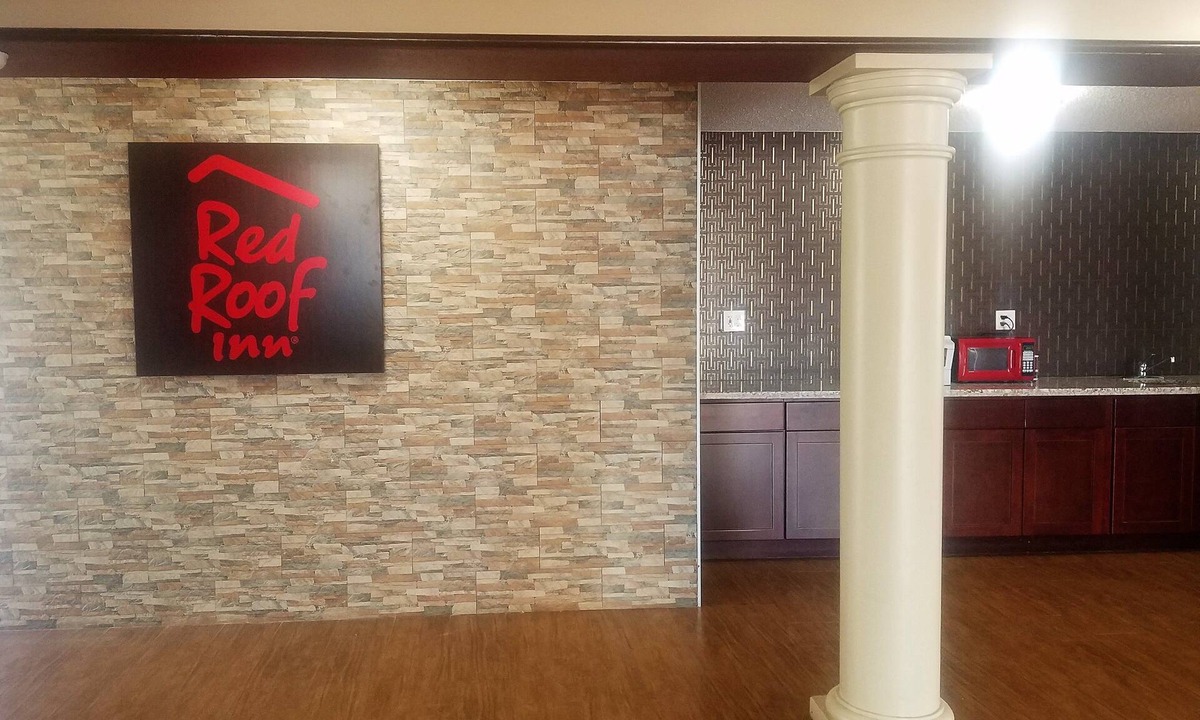 Southeast Houston Hotel | Red Roof Inn & Suites Houston - Hobby Airport