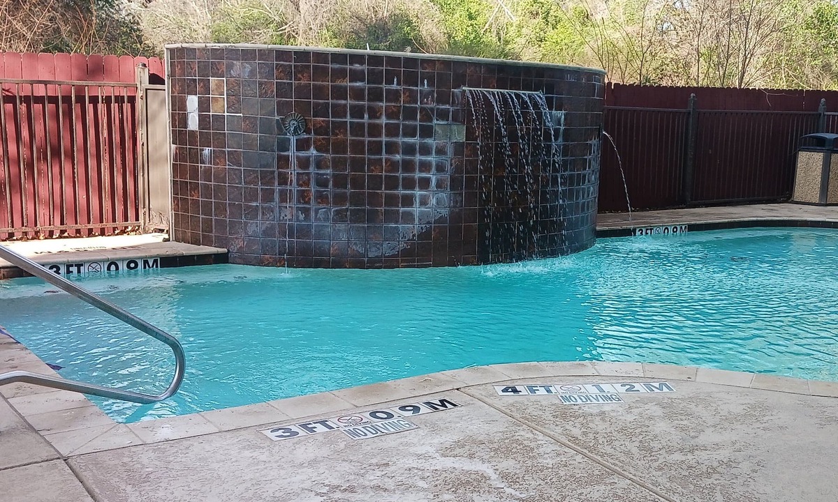 Longview Hotel | Red Roof Inn & Suites Longview