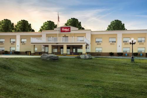 New Windsor Hotel | Red Roof Inn & Suites Newburgh - Stewart Airport West Point