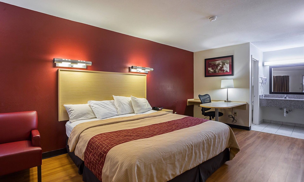West Memphis Hotel | Red Roof Inn West Memphis, AR