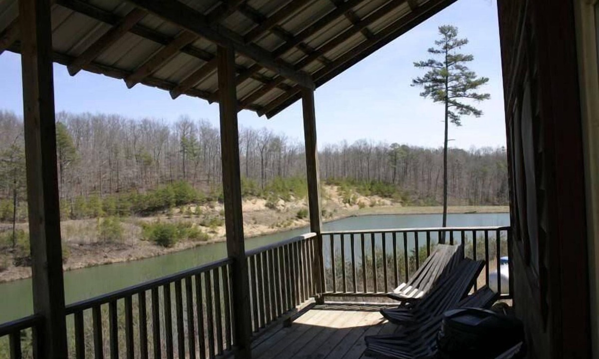 Heidelberg Cabin | Red Roof - Two story cabin Red Roof Cabin Lakefront