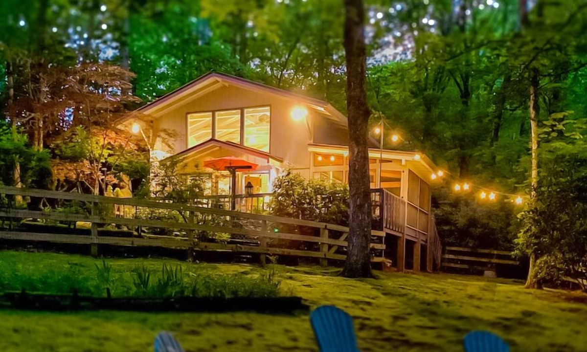 Mirror Lake House | Red Rooster: Pet-Friendly Cottage in Mirror Lake w/2 Fire Pits & Fenced Yard