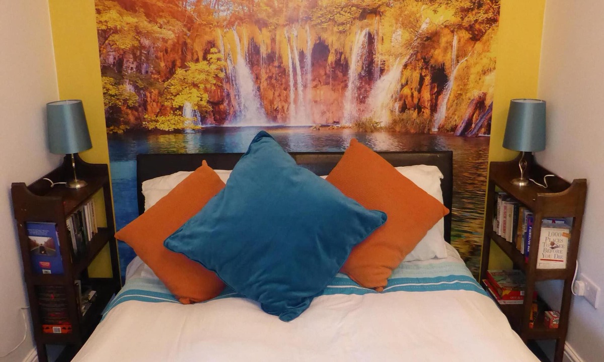 Preston Apartment | Red Rose - The Myriad