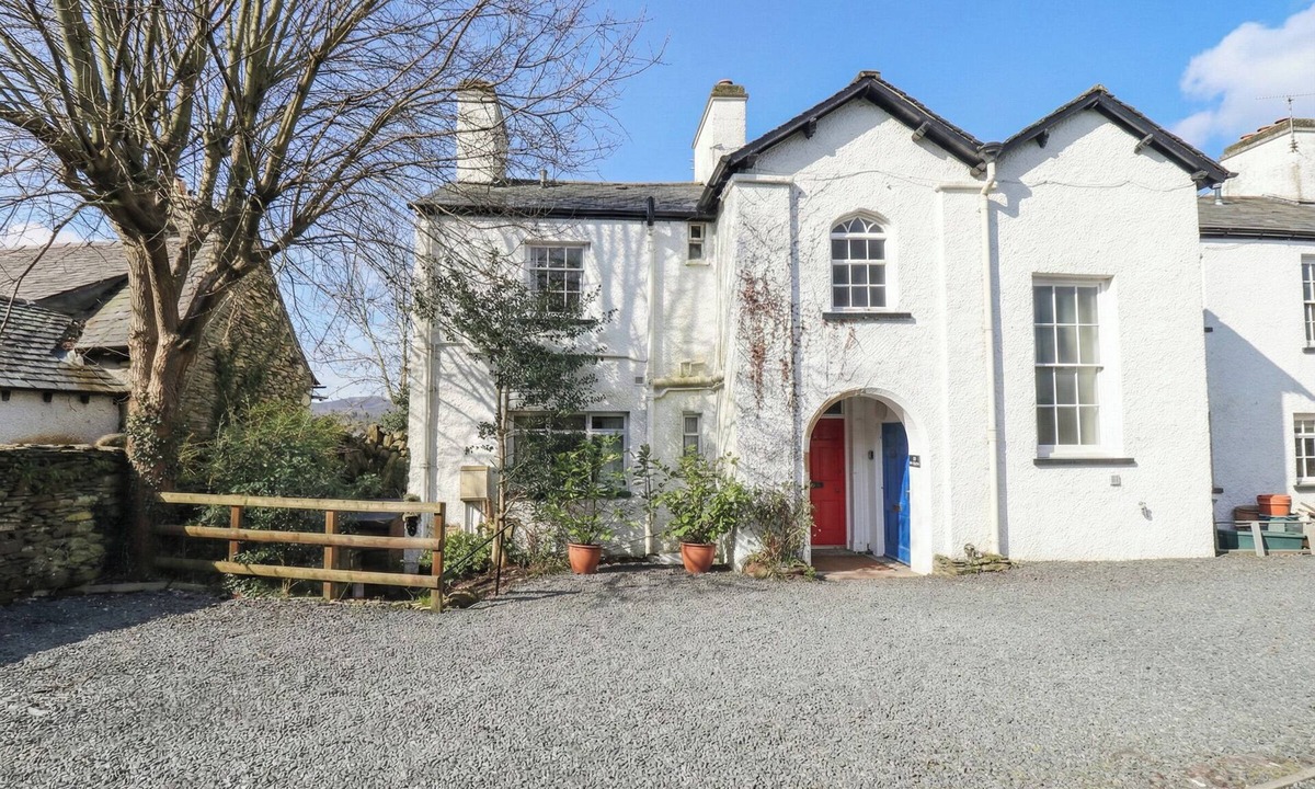 Waterhead Cottage | RED SCREES, family friendly in Ambleside
