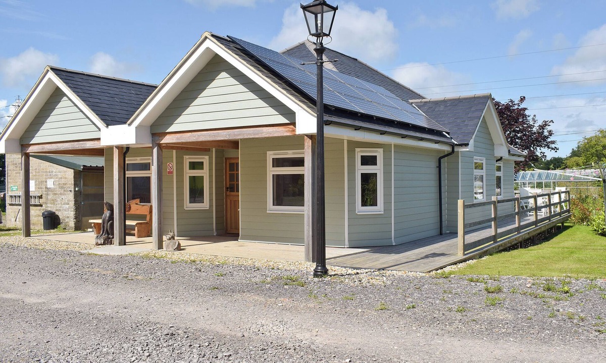 Ryde Cottage | Red Squirrel Lodge - UKC677