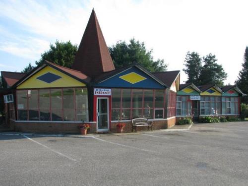 Iron Bridge Hotel | Red Top Motor Inn