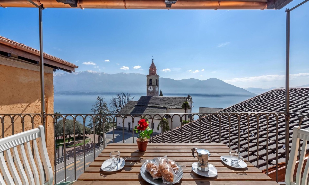 Ronco sopra Ascona Apartment | Red view apartment, Ronco sopra Ascona, Switzerland