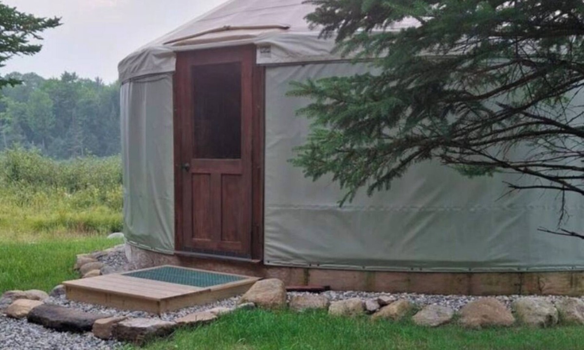 Olmstedville House | Redarrow rustic yurt in the Adirondacks, Gore Mt. 15 mins, jug water supplied