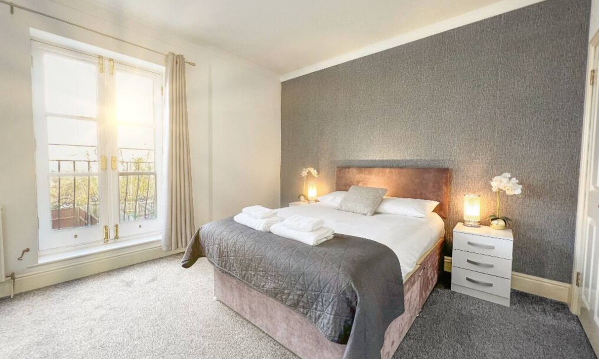 Frampton House | Redbourne Terrace Holiday Home