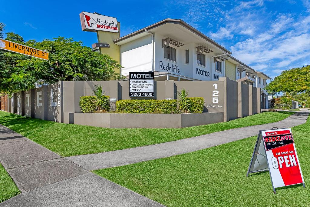 Redcliffe Hotel | Redcliffe Motor Inn