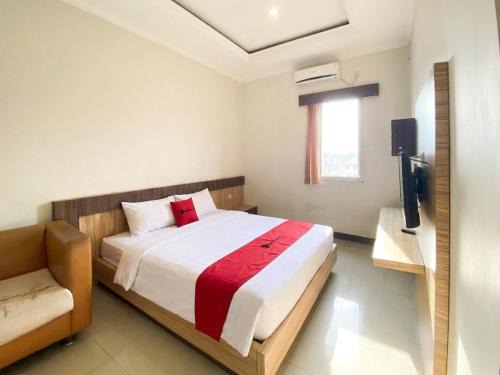 Tanjung Redeb Hotel | RedDoorz at Berau Plaza Tanjung Redeb