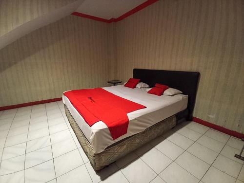 Manado City Centre Hotel | RedDoorz near Sam Ratulangi Manado