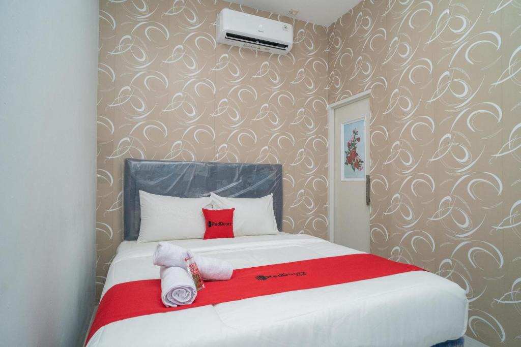 Kampung Bali Hotel | RedDoorz near Sarinah Jakarta