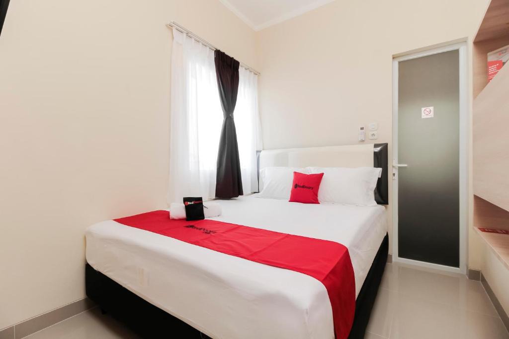Tangerang House | RedDoorz near Soekarno Hatta Airport