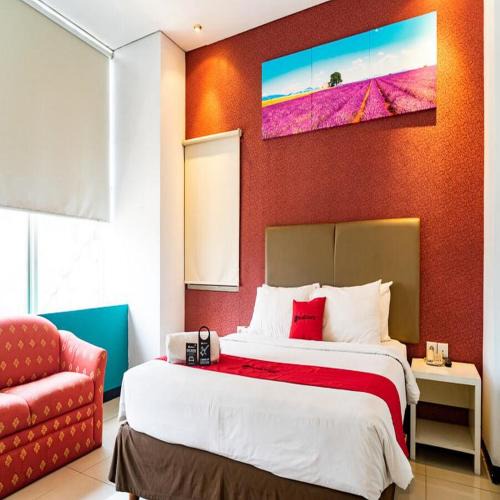 Melawai Hotel | RedDoorz Plus at Blue Pacific Blok M