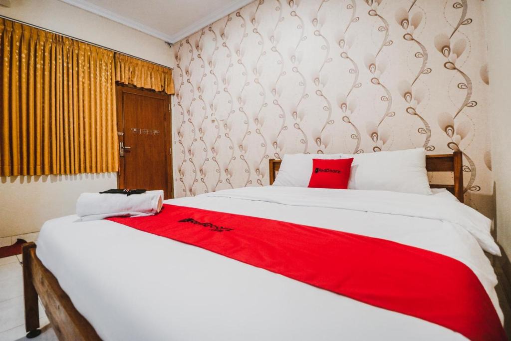 Sewon Hotel | RedDoorz Plus @ Jalan Parangtritis 2