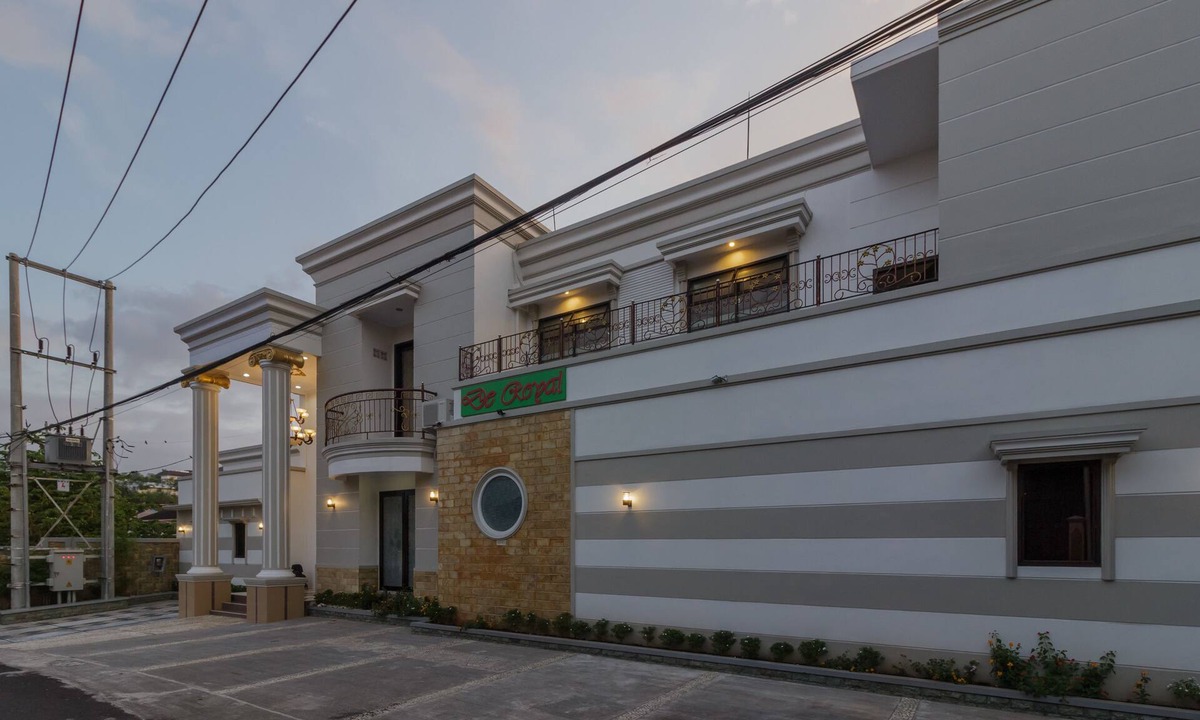 Manado Hotel | RedDoorz Plus near Pantai Malalayang Manado