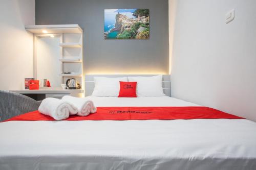 Dinoyo House | RedDoorz Plus near Politeknik Negeri Malang